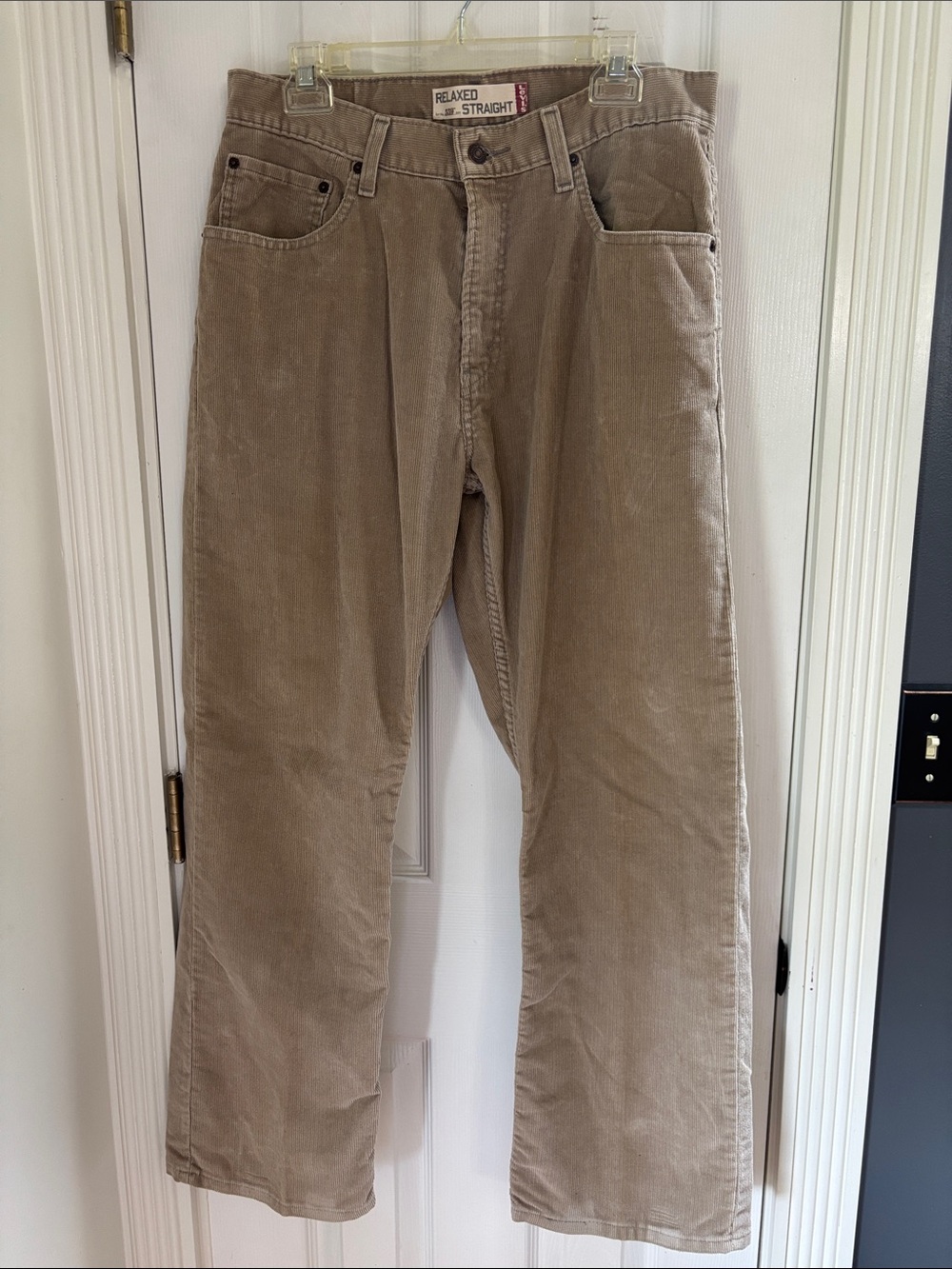 Levi's 559 Men's Corduroy Pants in Taupe Brown